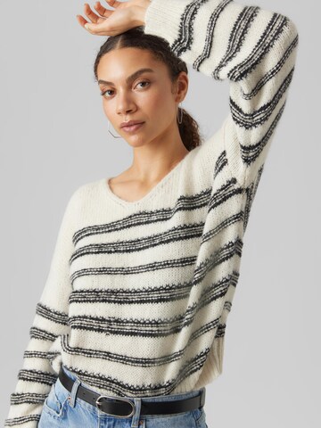 VERO MODA Sweater 'KELLI' in Beige