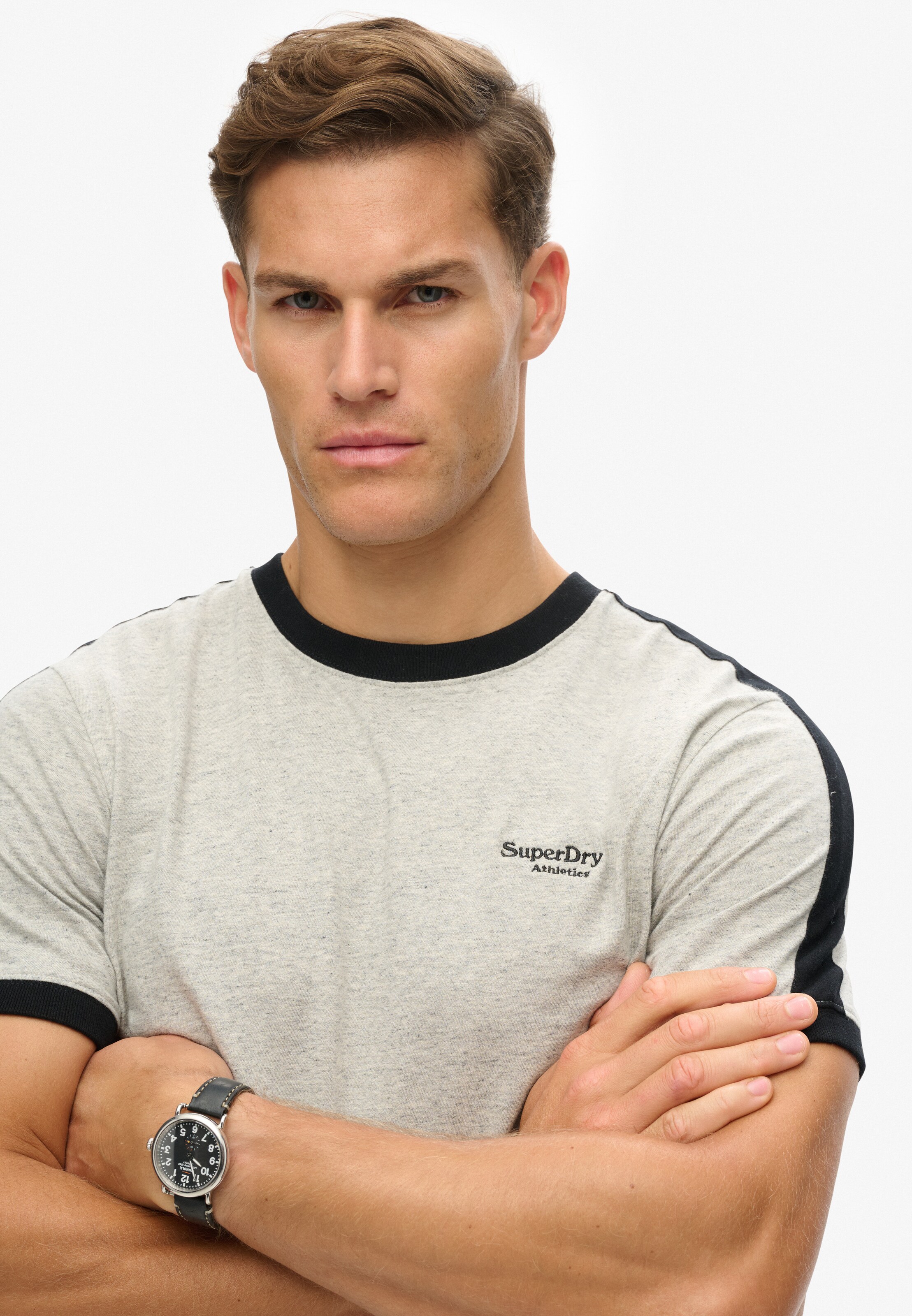 T-Shirt Superdry en gris : devant