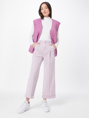 GUESS Široke hlačnice Hlače z naborki 'MATILDE' | vijolična barva