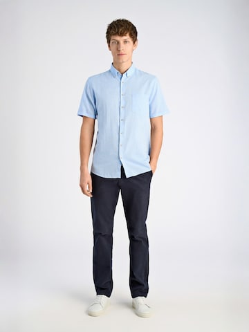 Coupe regular Chemise Lindbergh en bleu