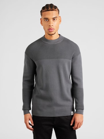 Calvin Klein Jeans Pullover i grå: forside
