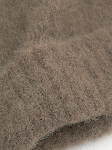 Căciulă de la Pull&Bear pe maro