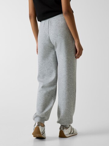 GUESS Tapered Hose in Grau