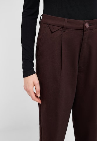 MUSTANG Loose fit Pants in Brown