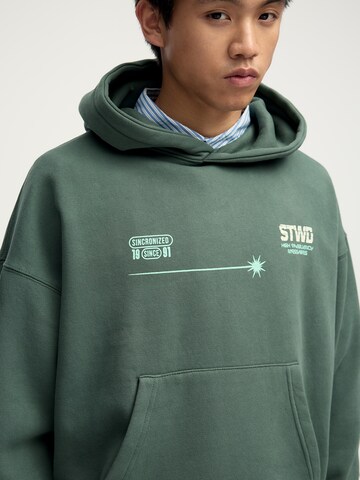 Pull&Bear Sweatshirt in Grün