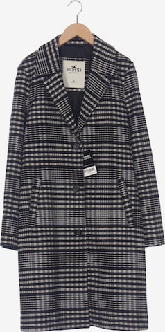HOLLISTER Mantel M in Schwarz: Vorderseite