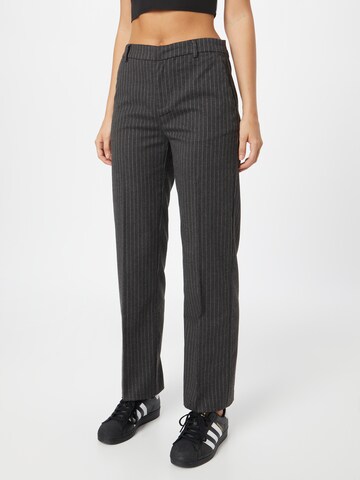 Gina Tricot Pleated Pants 'Annelie' in Grey: front