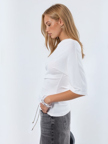 Busem Blouse in White