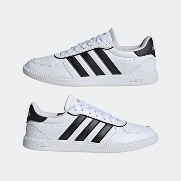 Baskets basses 'Breaknet' ADIDAS SPORTSWEAR en blanc