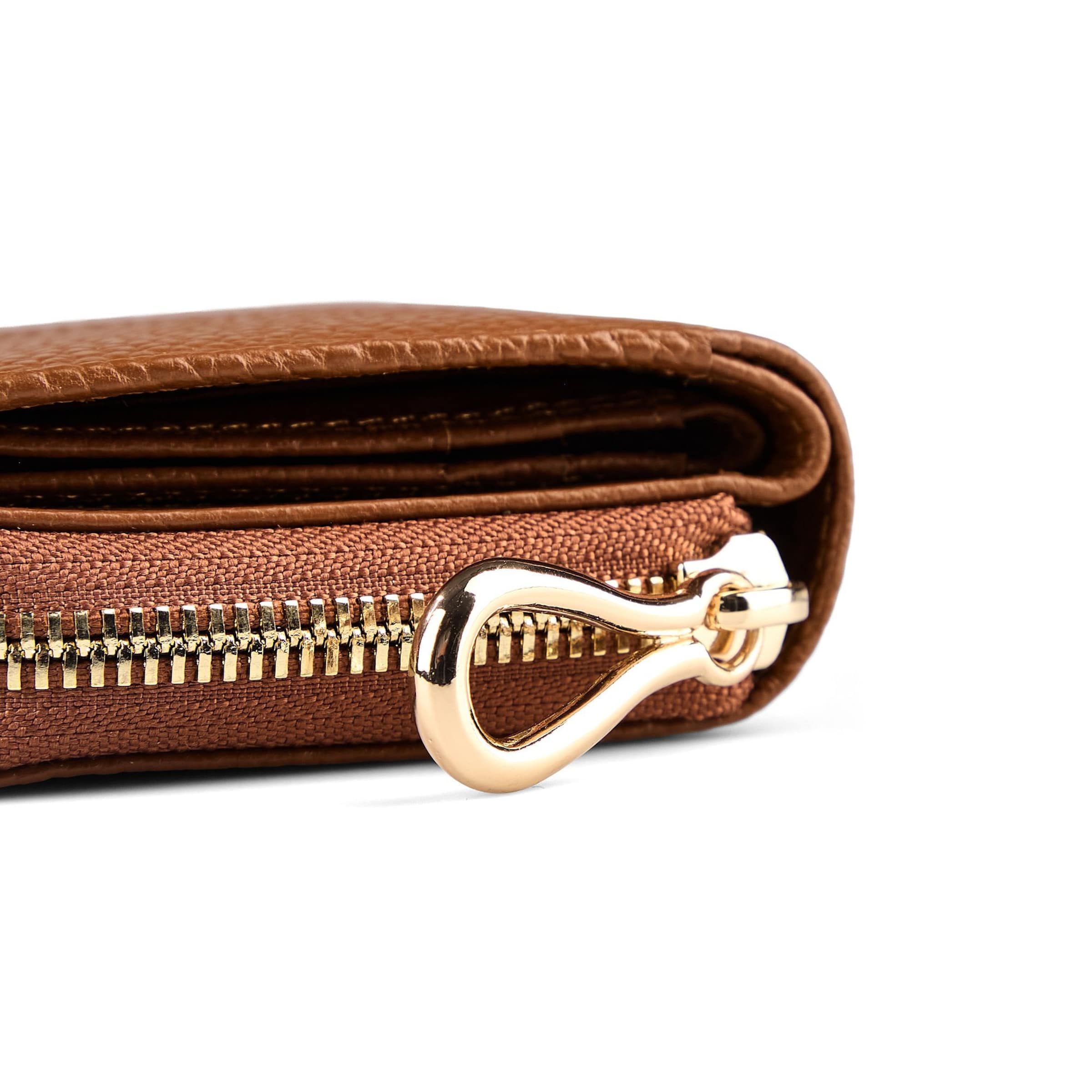 Esquire Wallet in Brown