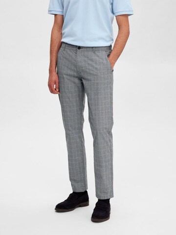 SELECTED HOMME Regular Chino Pants in Grey: front