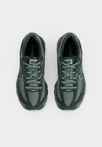 Nike Sportswear Matalavartiset tennarit 'AIR MAX MOTO 2K' värissä vihreä