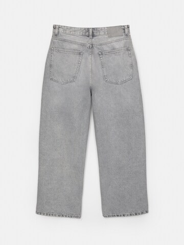 Pull&Bear Loosefit Jeans i grå