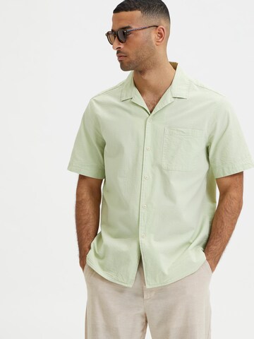 SELECTED HOMME جينز مضبوط قميص 'Ray' بلون أخضر