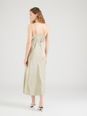 ABOUT YOU - Vestido de gala 'Jaden' en verde