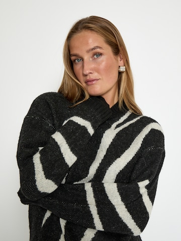 Pull-over 'Johanne ' DESIRES en noir