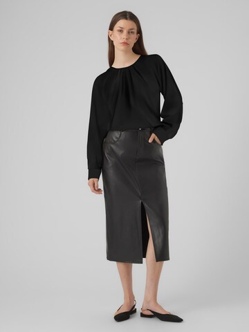 VERO MODA - Blusa 'Sòie' en negro