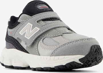 Baskets '2002' new balance en gris