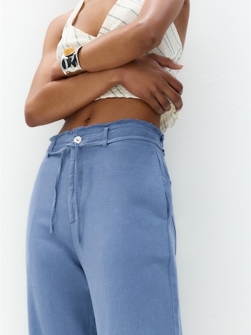 Pull&Bear Широки крачоли Панталон в синьо