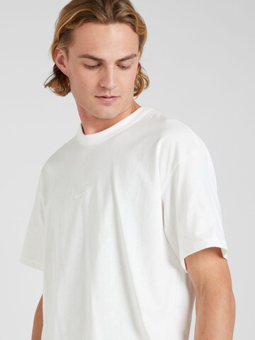 T-Shirt 'ESSENTIAL' Nike Sportswear en beige
