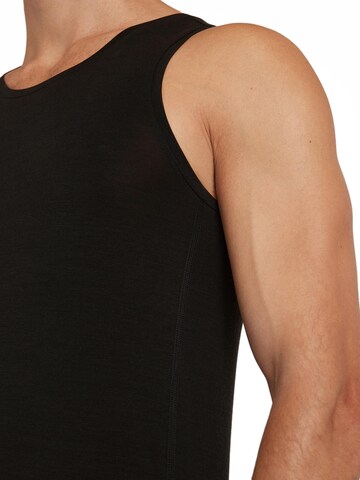 FALKE Undershirt in Black