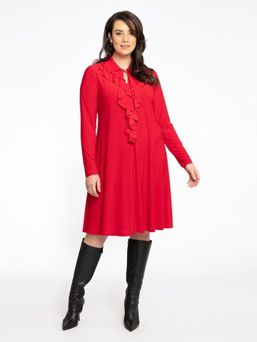 Yoek Shirt Dress in Red