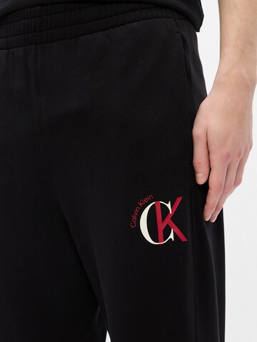 Calvin Klein Jeans Zwężany krój Spodnie w kolorze czarny