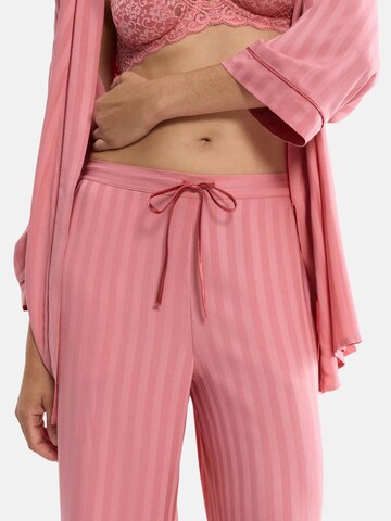 TRIUMPH Pyjamasbyxa 'AMOURETTE JACQUARD' i rosa