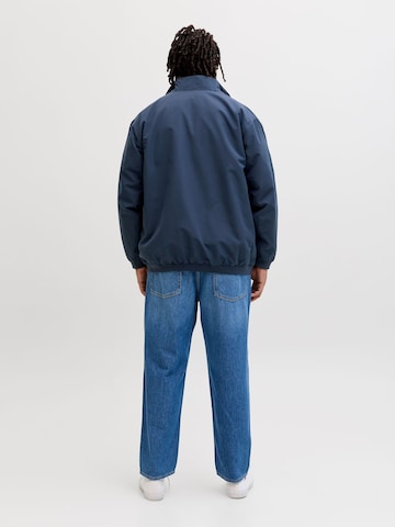 Jack & Jones PlusPrijelazna jakna 'JJERUSH' - plava boja