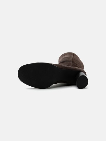 BOSS - Bota 'Ninah' em castanho