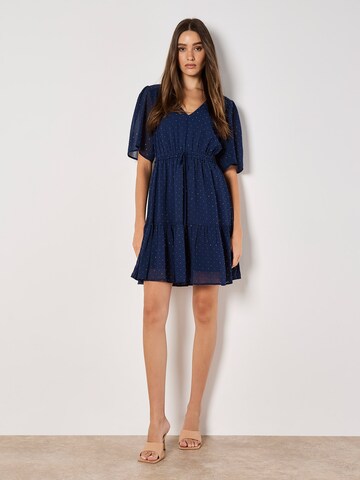 Robe ' ' Apricot en bleu : devant