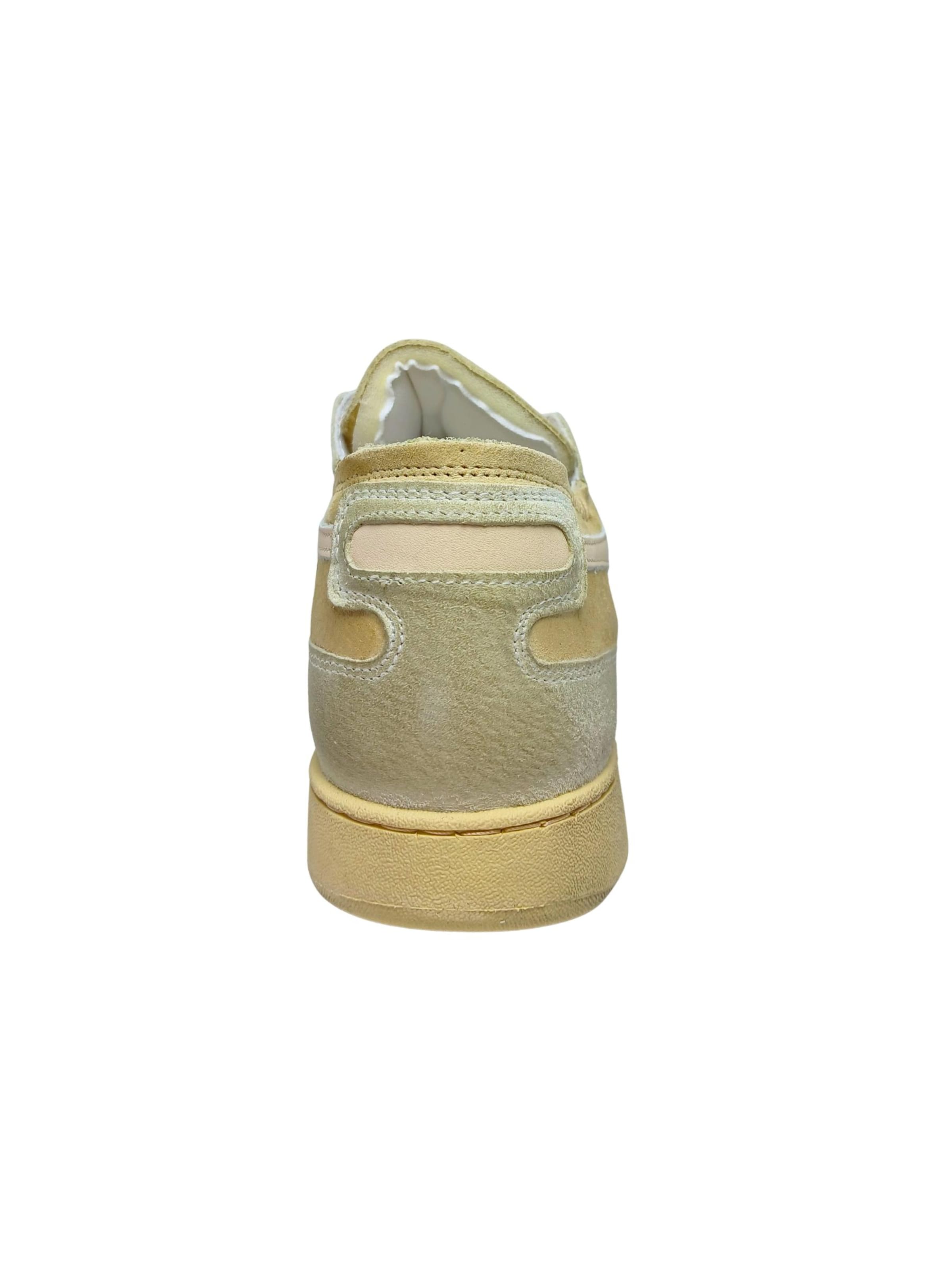 Scarpa stringata di Diadora in beige
