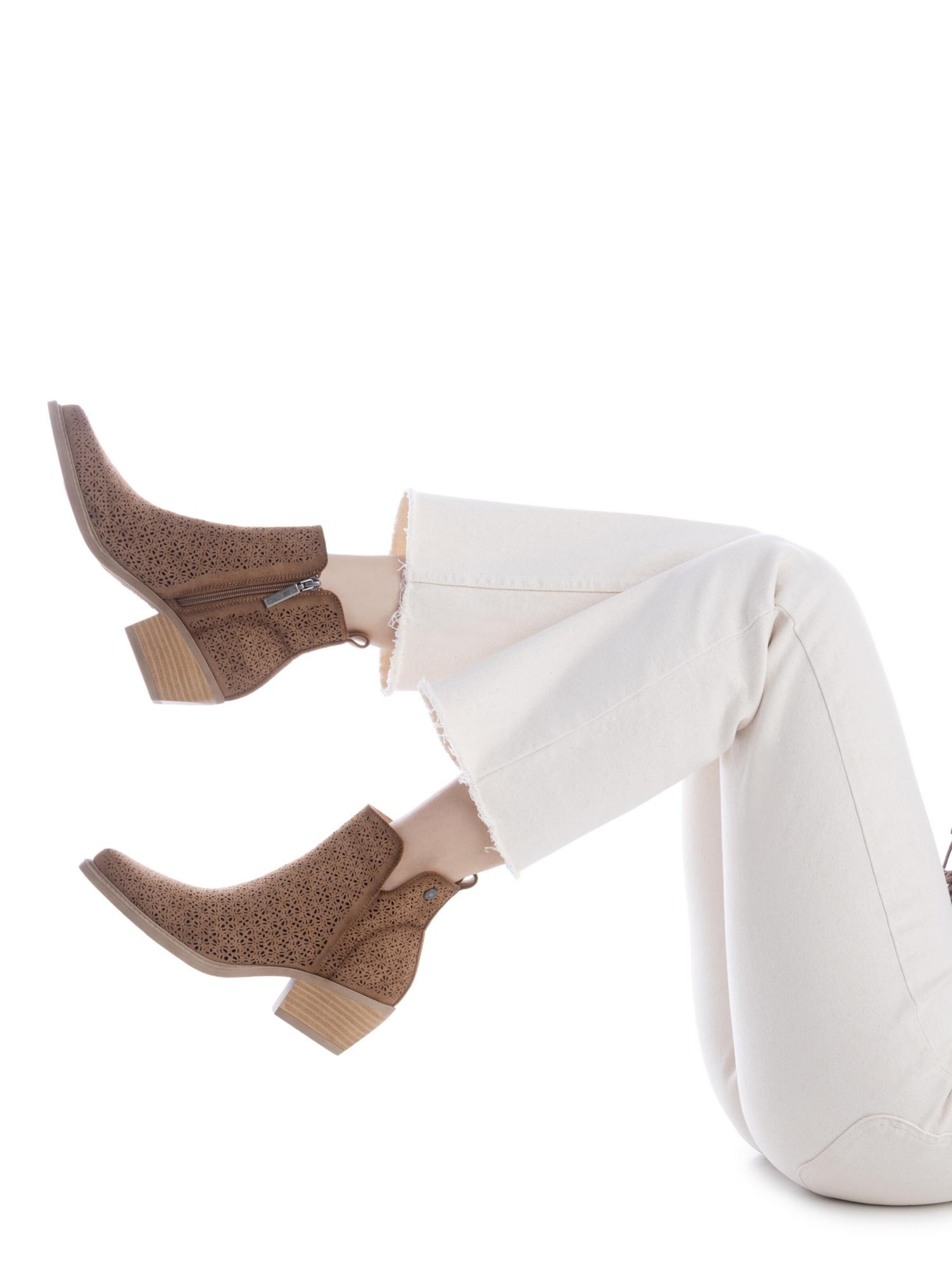 Refresh Ankle Boots in Beige