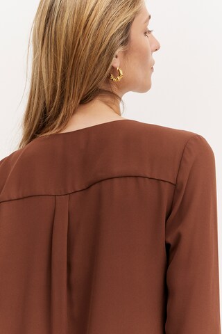 b.young - Blusa 'Hialice' em castanho
