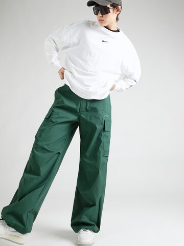 Wide leg Pantaloni cargo di Nike Sportswear in verde