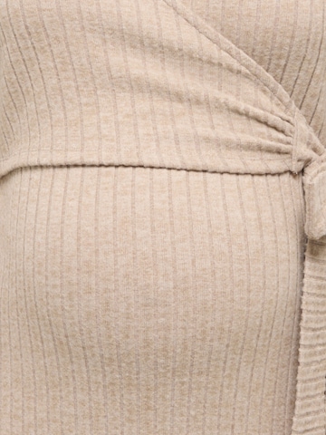 Robes en maille 'OLMLOLA' Only Maternity en beige