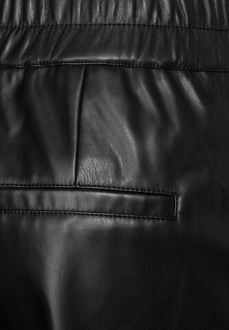 Regular Pantalon à plis STREET ONE en noir