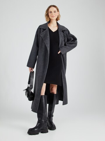 Robe 'Luciana' ABOUT YOU en noir