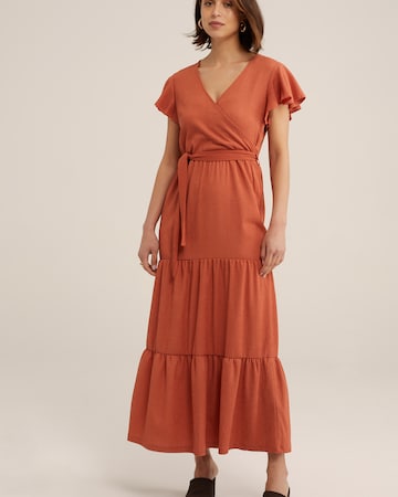 Robe WE Fashion en marron : devant