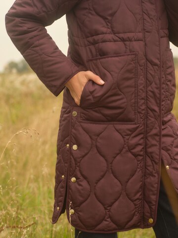 love & roses Between-Seasons Coat in Red