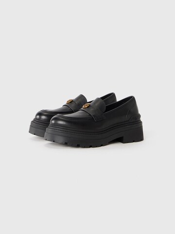 Chaussure basse 'MIA' PINKO en noir