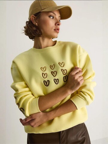 Felpa di Bianco Lucci in giallo