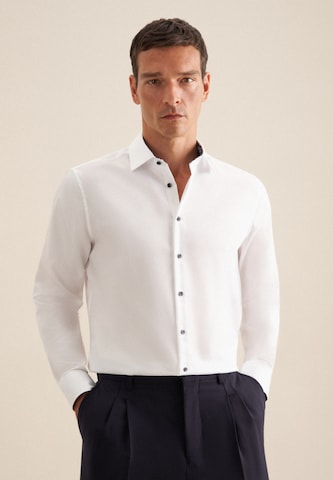 Coupe regular Chemise business SEIDENSTICKER en blanc : devant