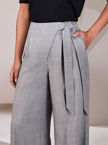 Next Wide Leg Hose in Grau