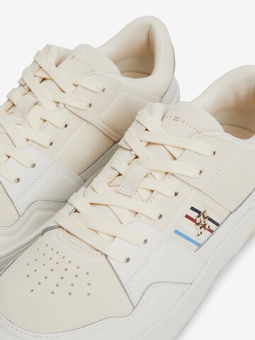 TOMMY HILFIGER Platform trainers 'Global Stripe' in Beige