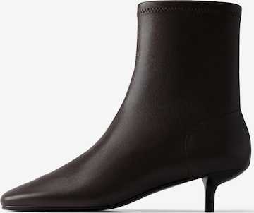 L37 HANDMADE SHOES Kotníkové boty 'YET UNKNOWN' – hnědá: přední strana