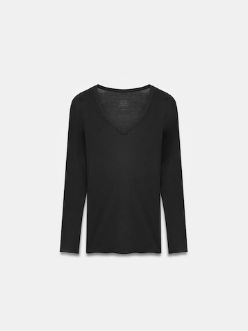Dilvin Blouse in Black: front