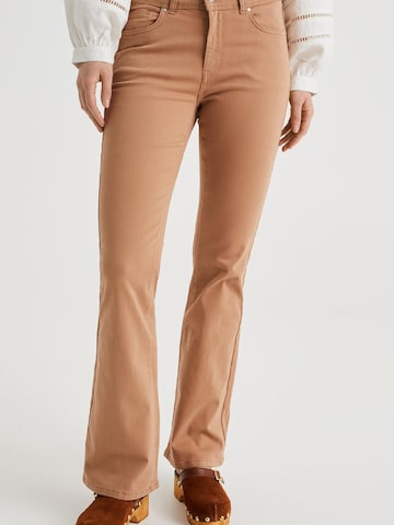 WE Fashion Bootcut Jeansy w kolorze brązowy: przód
