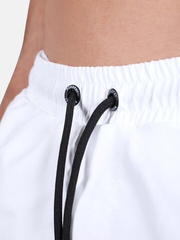 MOROTAI Badeshorts 'ESSENTIAL' in Weiß
