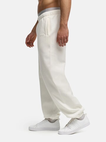 cfab (formerly creamy fabrics) Tapered Hose 'Carrot'‌‌‌‌‌‌‌‌‌‌ in Weiß